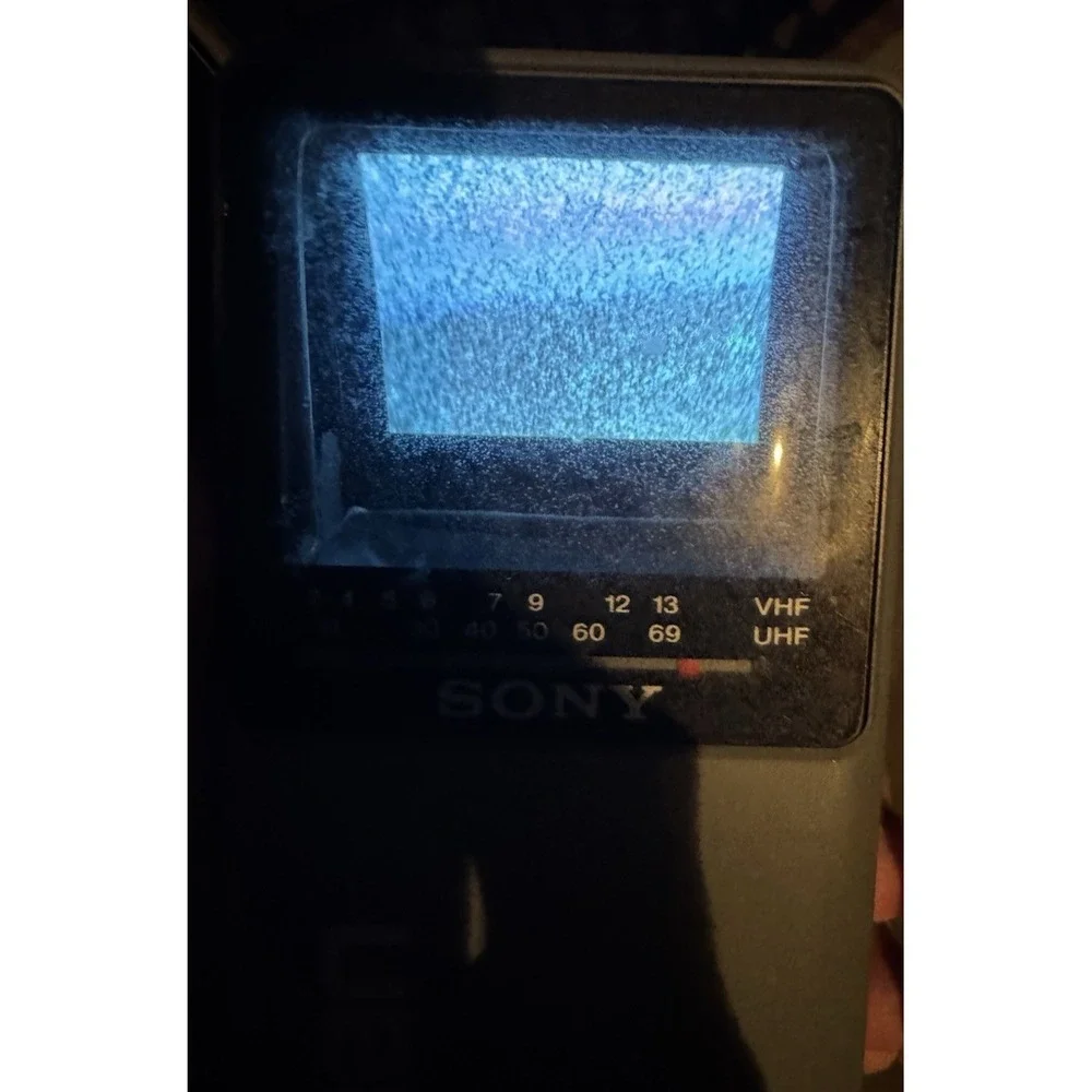 Sony Watchman‎ FD-10A Portable Black & White TV VHF/UHF Vintage 1988 Powers On